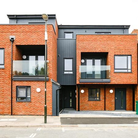 Hybrid Resi - London, Mitcham Close To Tooting And Wimbledon Exteriér fotografie